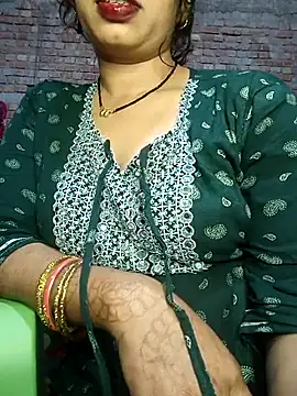 Snapshot of Simaran_bhabhi chatting on 03/04/25, 03:15 Simaran bhabhi online show from 03/04/25, 03:15