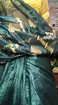 Snapshot of Simaran_bhabhi chatting on 03/05/25, 03:40 Simaran bhabhi online show from 03/05/25, 03:40