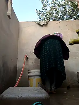 Snapshot of Simaran_bhabhi chatting on 03/13/25, 01:54 Simaran bhabhi online show from 03/13/25, 01:54