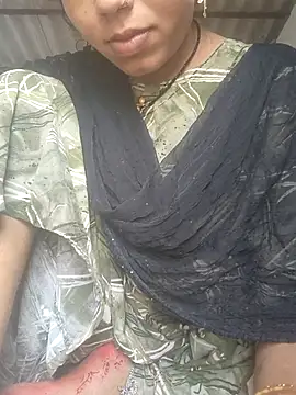 Snapshot of Simaran_bhabhi chatting on 10/08/25, 01:03 Simaran bhabhi online show from 10/08/25, 01:03