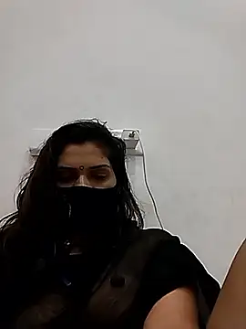 Snapshot of Simaran_bhabhi chatting on 03/10/26, 02:27 Simaran bhabhi online show from 03/10/26, 02:27