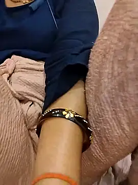 Snapshot of Simaran_bhabhi chatting on 03/13/26, 04:13 Simaran bhabhi online show from 03/13/26, 04:13