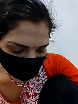 Snapshot of Simaran_bhabhi chatting on 04/10/26, 01:00 Simaran bhabhi online show from 04/10/26, 01:00