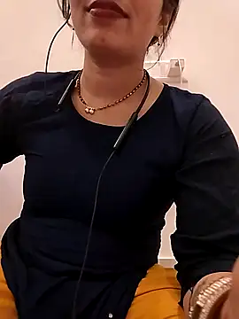 Snapshot of Simaran_bhabhi chatting on 04/10/26, 02:22 Simaran bhabhi online show from 04/10/26, 02:22