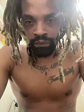 Snapshot of 1BeautyN1Beast chatting on 01/15/25, 02:17 1BeautyN1Beast online show from 01/15/25, 02:17