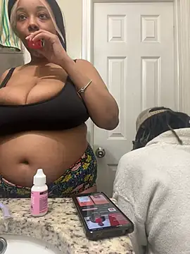 Snapshot of 1BeautyN1Beast chatting on 01/16/25, 04:17 1BeautyN1Beast online show from 01/16/25, 04:17