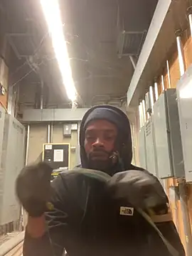 Snapshot of 1BeautyN1Beast chatting on 01/26/25, 08:36 1BeautyN1Beast online show from 01/26/25, 08:36