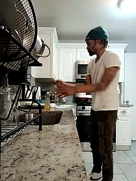 Snapshot of 1BeautyN1Beast chatting on 02/14/25, 04:58 1BeautyN1Beast online show from 02/14/25, 04:58