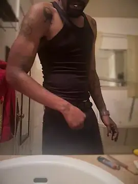 Snapshot of 1BeautyN1Beast chatting on 09/28/25, 07:25 1BeautyN1Beast online show from 09/28/25, 07:25