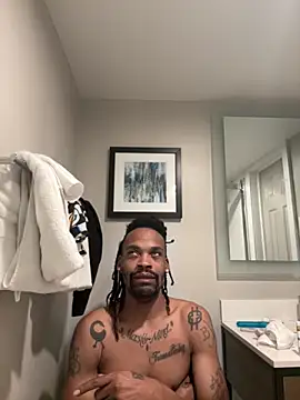 Snapshot of 1BeautyN1Beast chatting on 11/06/25, 01:12 1BeautyN1Beast online show from 11/06/25, 01:12