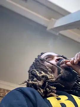 Snapshot of 1BeautyN1Beast chatting on 11/29/25, 08:45 1BeautyN1Beast online show from 11/29/25, 08:45