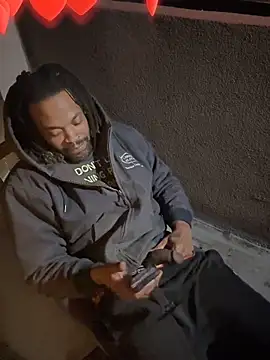 Snapshot of 1BeautyN1Beast chatting on 01/05/26, 11:30 1BeautyN1Beast online show from 01/05/26, 11:30