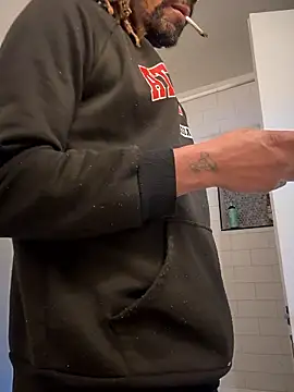 Snapshot of 1BeautyN1Beast chatting on 01/11/26, 02:00 1BeautyN1Beast online show from 01/11/26, 02:00