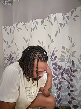 Snapshot of 1BeautyN1Beast chatting on 01/18/26, 01:37 1BeautyN1Beast online show from 01/18/26, 01:37