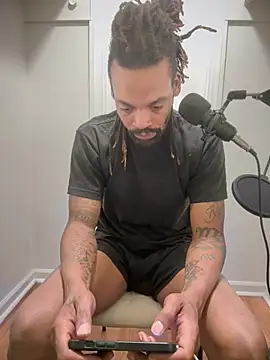 Snapshot of 1BeautyN1Beast chatting on 02/22/26, 09:24 1BeautyN1Beast online show from 02/22/26, 09:24