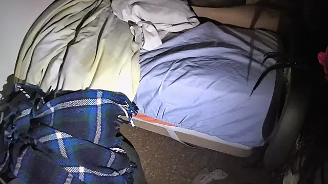 Snapshot of MartaMoon96 chatting on 10/27/25, 03:49 MartaMoon96 online show from 10/27/25, 03:49