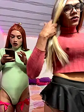 Snapshot of big_girl21cm chatting on 10/30/25, 12:56 big girl21cm online show from 10/30/25, 12:56