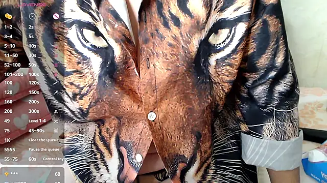 RoseStarr online show from 10/08/25, 04:15