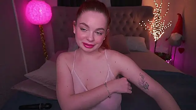 Snapshot of CarolinaDia chatting on 01/20/25, 02:53 CarolinaDia online show from 01/20/25, 02:53