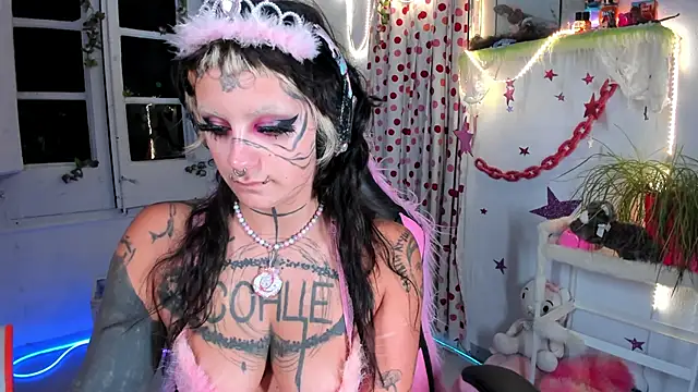 Snapshot of lady_sontse_ chatting on 06/19/26, 08:23 lady sontse online show from 06/19/26, 08:23