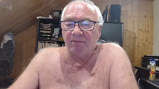 Snapshot of biggandybig chatting on 05/16/26, 11:25 biggandybig online show from 05/16/26, 11:25