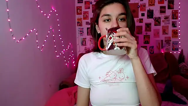 Snapshot of Celine_Dionn chatting on 12/14/24, 01:16 Celine Dionn online show from 12/14/24, 01:16