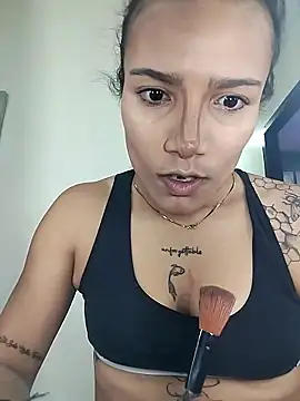 Yaumiko online show from 10/11/25, 11:09