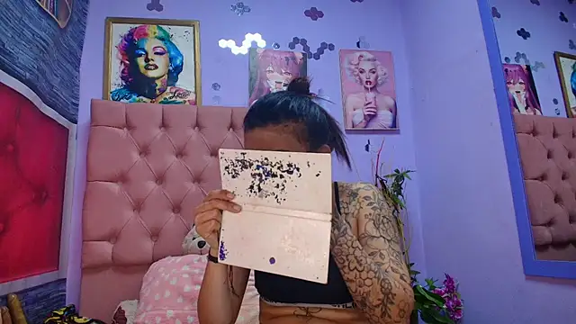 Yaumiko online show from 12/15/25, 12:53