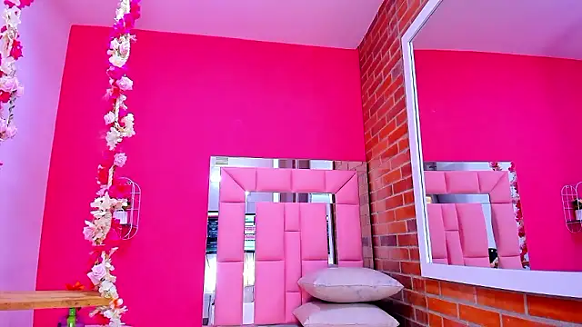 malu horny 69 online show from 12/01/24, 04:29