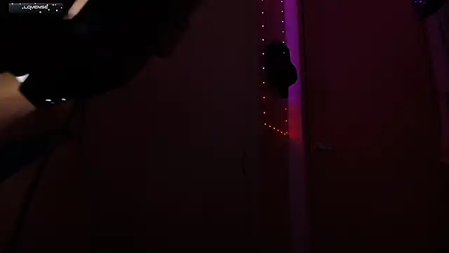 tinysofia  online show from 02/01/25, 01:12