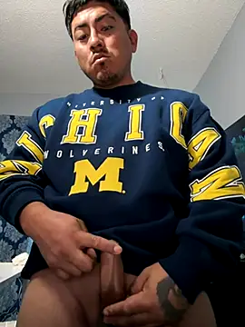 Snapshot of Luisrtrrr chatting on 10/21/25, 01:12 Luisrtrrr online show from 10/21/25, 01:12