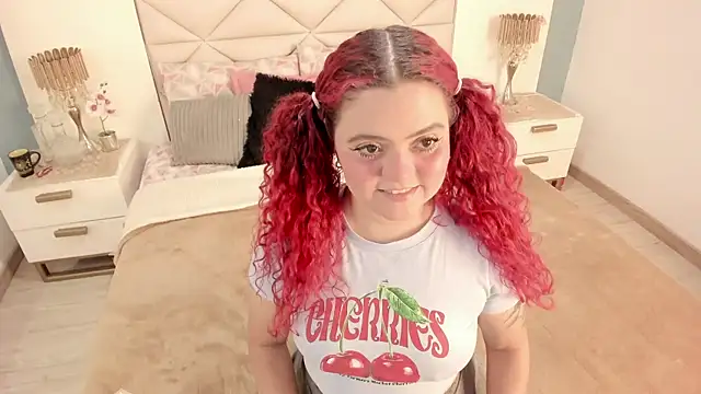 Twwiiggy online show from 10/21/25, 08:09