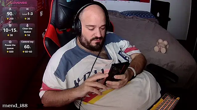 Snapshot of menditeta1 chatting on 10/26/25, 09:53 menditeta1 online show from 10/26/25, 09:53