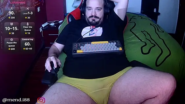 Snapshot of menditeta1 chatting on 12/13/25, 10:37 menditeta1 online show from 12/13/25, 10:37