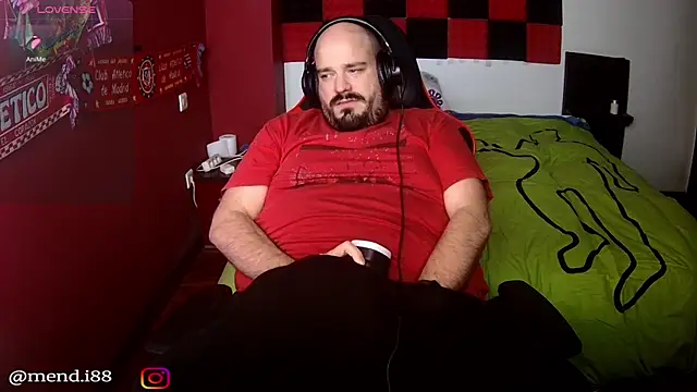 Snapshot of menditeta1 chatting on 12/15/25, 08:57 menditeta1 online show from 12/15/25, 08:57