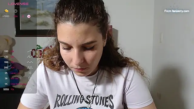 Snapshot of alexia_87 chatting on 12/03/24, 12:35 alexia 87 online show from 12/03/24, 12:35