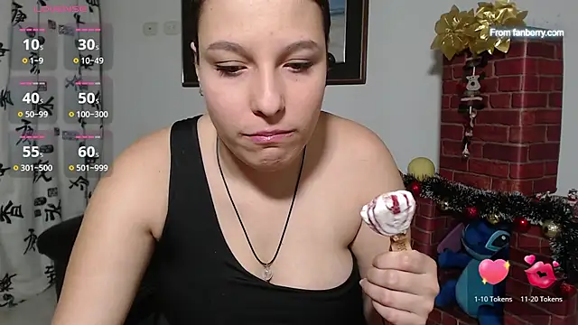 Snapshot of alexia_87 chatting on 12/15/24, 10:15 alexia 87 online show from 12/15/24, 10:15