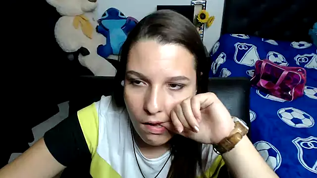 Snapshot of alexia_87 chatting on 01/20/25, 04:32 alexia 87 online show from 01/20/25, 04:32