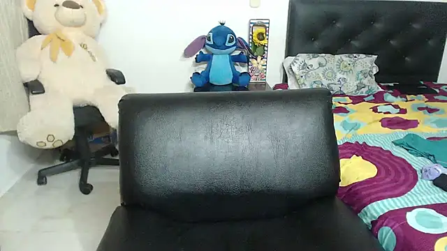 Snapshot of alexia_87 chatting on 02/02/25, 05:10 alexia 87 online show from 02/02/25, 05:10