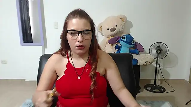 Snapshot of alexia_87 chatting on 02/16/25, 03:27 alexia 87 online show from 02/16/25, 03:27