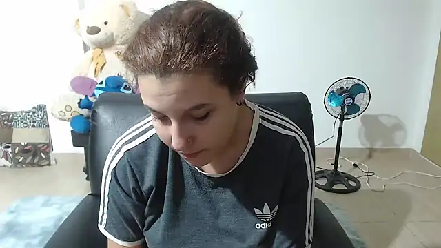 Snapshot of alexia_87 chatting on 03/07/25, 11:49 alexia 87 online show from 03/07/25, 11:49