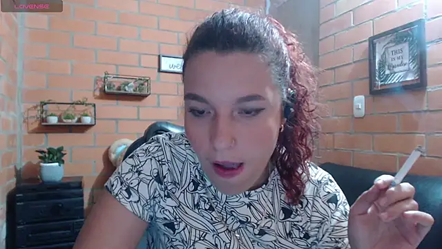 Snapshot of alexia_87 chatting on 09/09/25, 12:10 alexia 87 online show from 09/09/25, 12:10