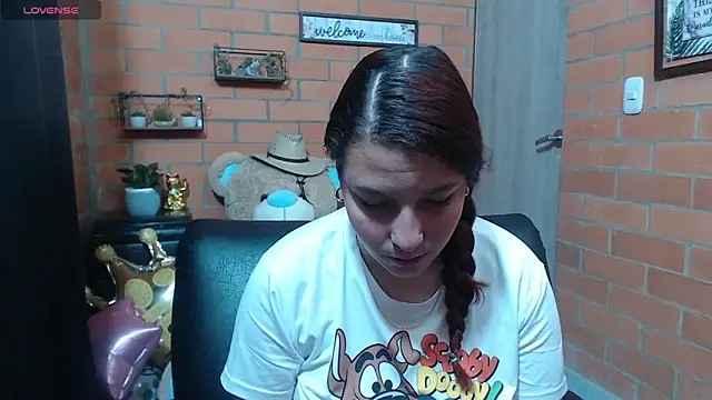 Snapshot of alexia_87 chatting on 09/28/25, 06:24 alexia 87 online show from 09/28/25, 06:24