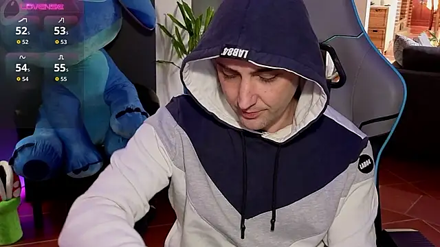 Snapshot of Gil_gamesh90 chatting on 02/16/26, 12:12 Gil gamesh90 online show from 02/16/26, 12:12