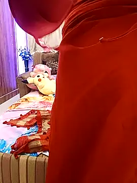 Snapshot of Divya_girl chatting on 04/20/26, 06:20 Divya girl online show from 04/20/26, 06:20