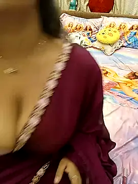 Snapshot of Divya_girl chatting on 07/16/26, 10:05 Divya girl online show from 07/16/26, 10:05