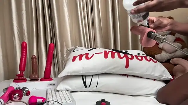 Snapshot of SexyAudreyFuck chatting on 12/16/25, 12:26 SexyAudreyFuck online show from 12/16/25, 12:26