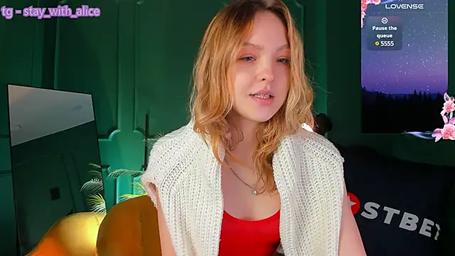 Snapshot of stay_with_alice chatting on 12/04/24, 01:53 stay with alice online show from 12/04/24, 01:53