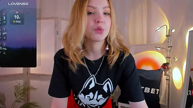 Snapshot of stay_with_alice chatting on 12/05/24, 01:49 stay with alice online show from 12/05/24, 01:49