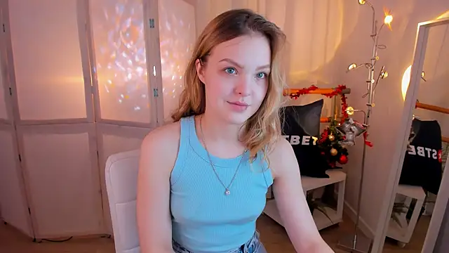 Snapshot of stay_with_alice chatting on 12/19/24, 07:51 stay with alice online show from 12/19/24, 07:51